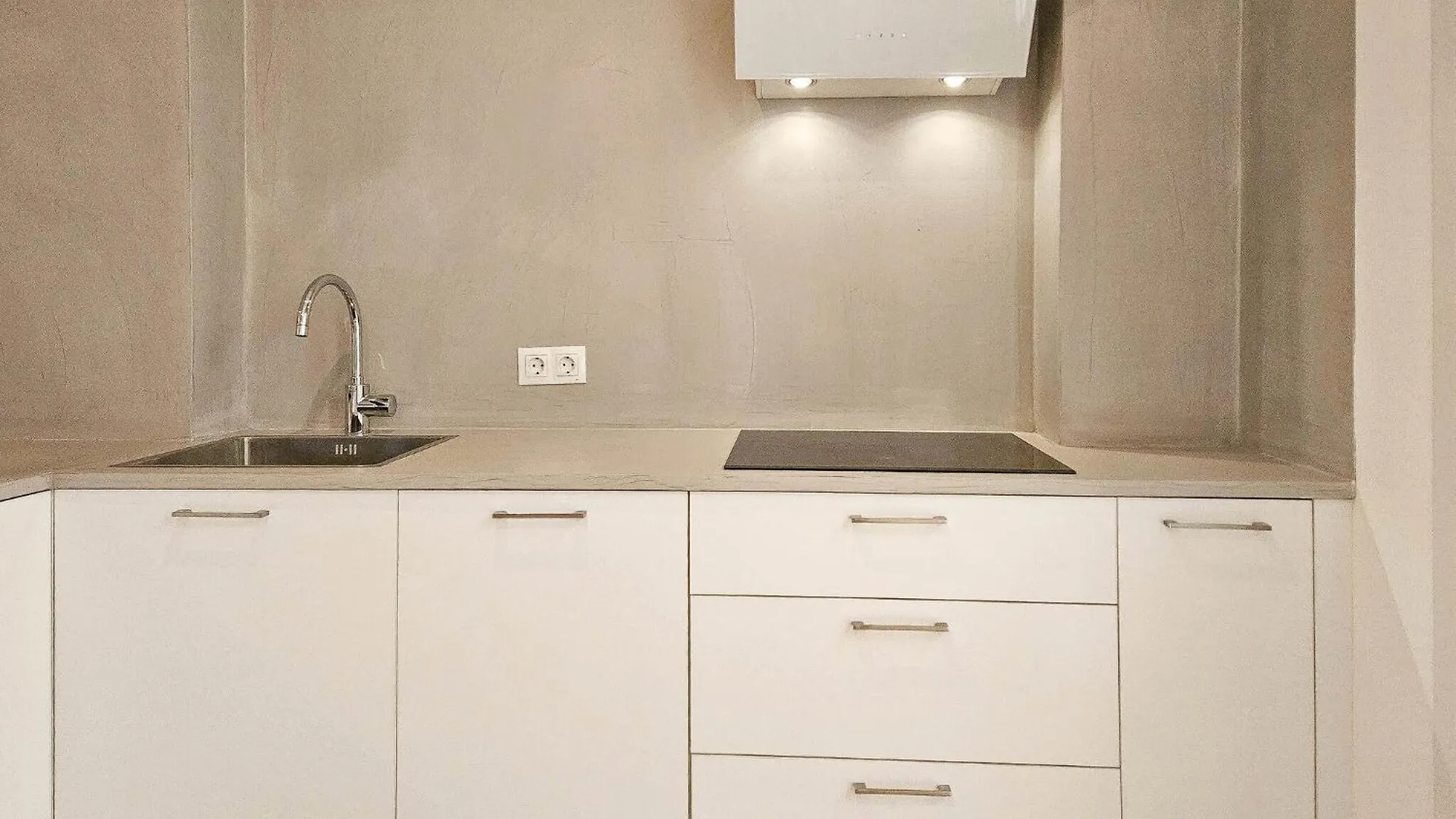 1 Bedroom Stunning Apartment In Estepona Spain