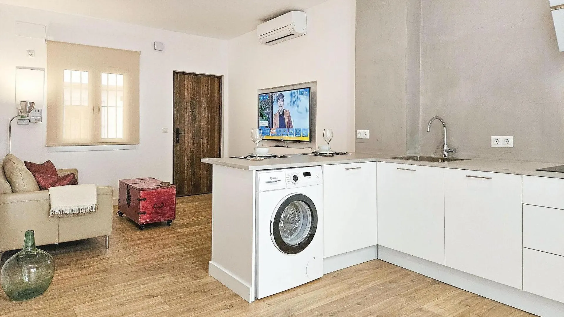 1 Bedroom Stunning Apartment In Estepona 0*,